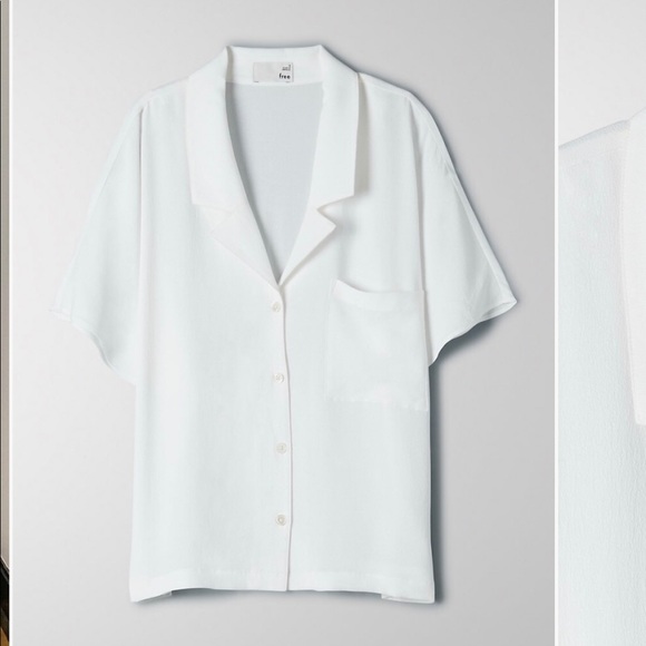 aritzia - black short sleeve blouse - Picture 1 of 3